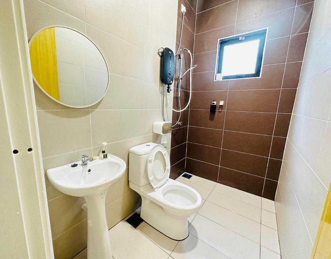 《Untitled Homestay》Sitiawan Kültér fotó