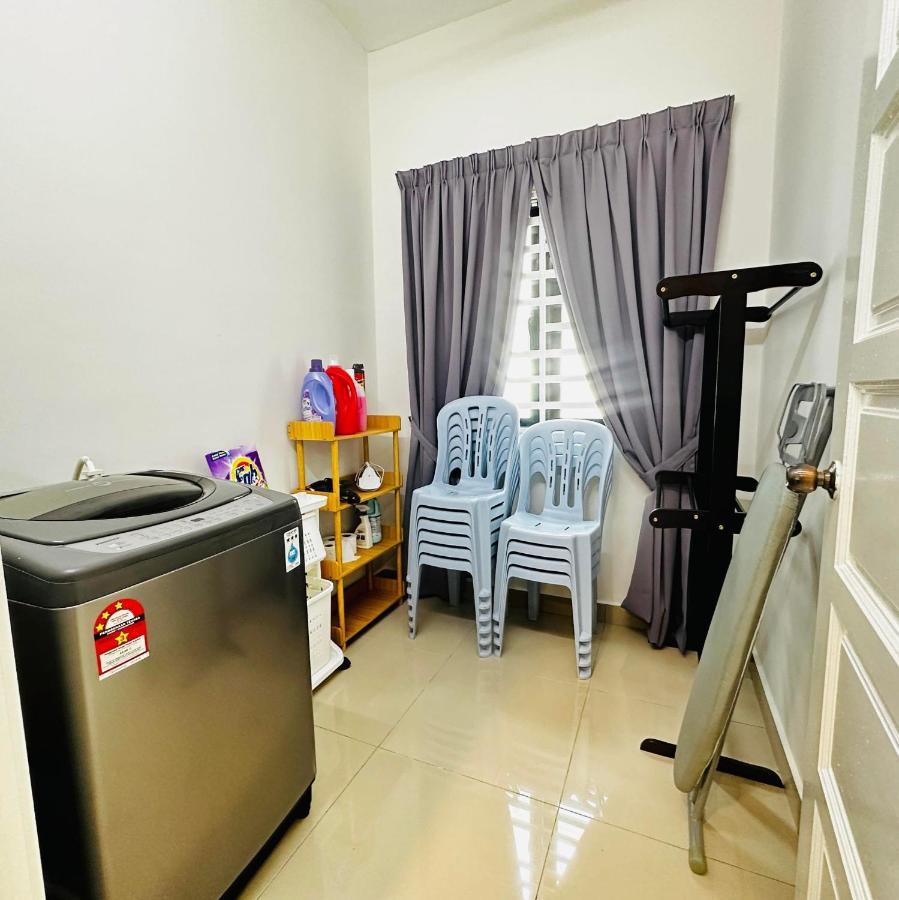 《Untitled Homestay》Sitiawan Kültér fotó